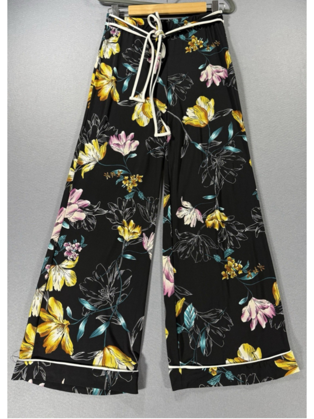 Monteau wide-leg Black Floral Yellow & Pink Flowy Summer Size Medium Stretch - Picture 2 of 9